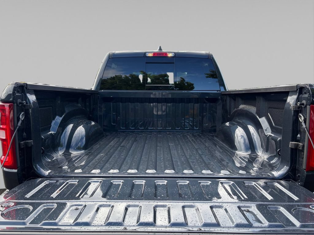 New 2026 RAM 1500 Laramie w/ Sport Appearance Package AWD/4WD image 15