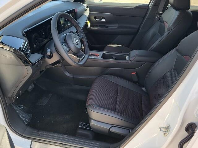 New 2025 Nissan Kicks SR w/ Illumination Package image 15