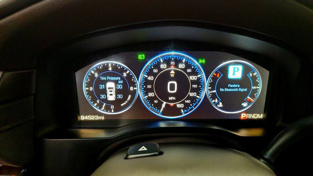 Used 2015 Cadillac Escalade Luxury AWD/4WD image 15