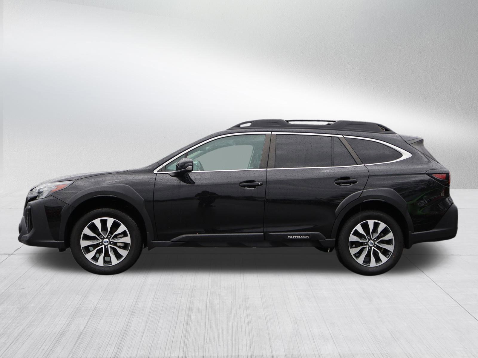 Used 2023 Subaru Outback Limited image 4