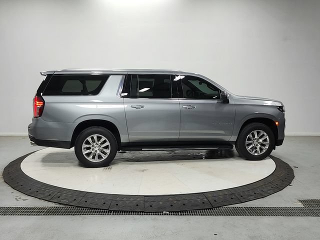 Used 2023 Chevrolet Suburban Premier AWD/4WD image 9