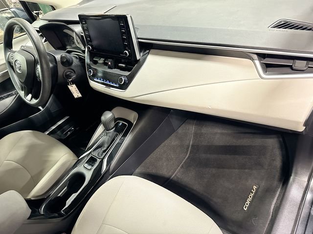 Used 2021 Toyota Corolla LE w/ Carpet Mat Package (TMS) image 27