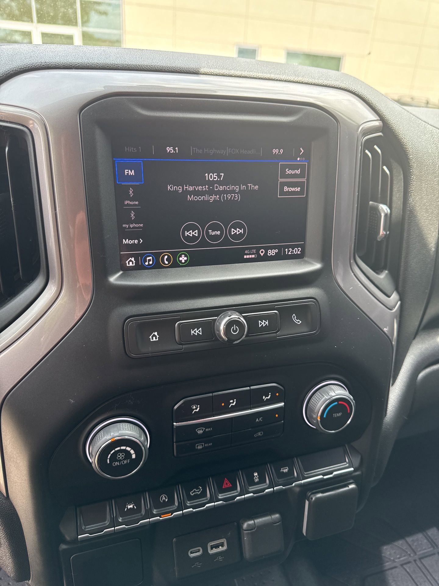 Used 2022 Chevrolet Silverado 1500 Custom RWD image 13