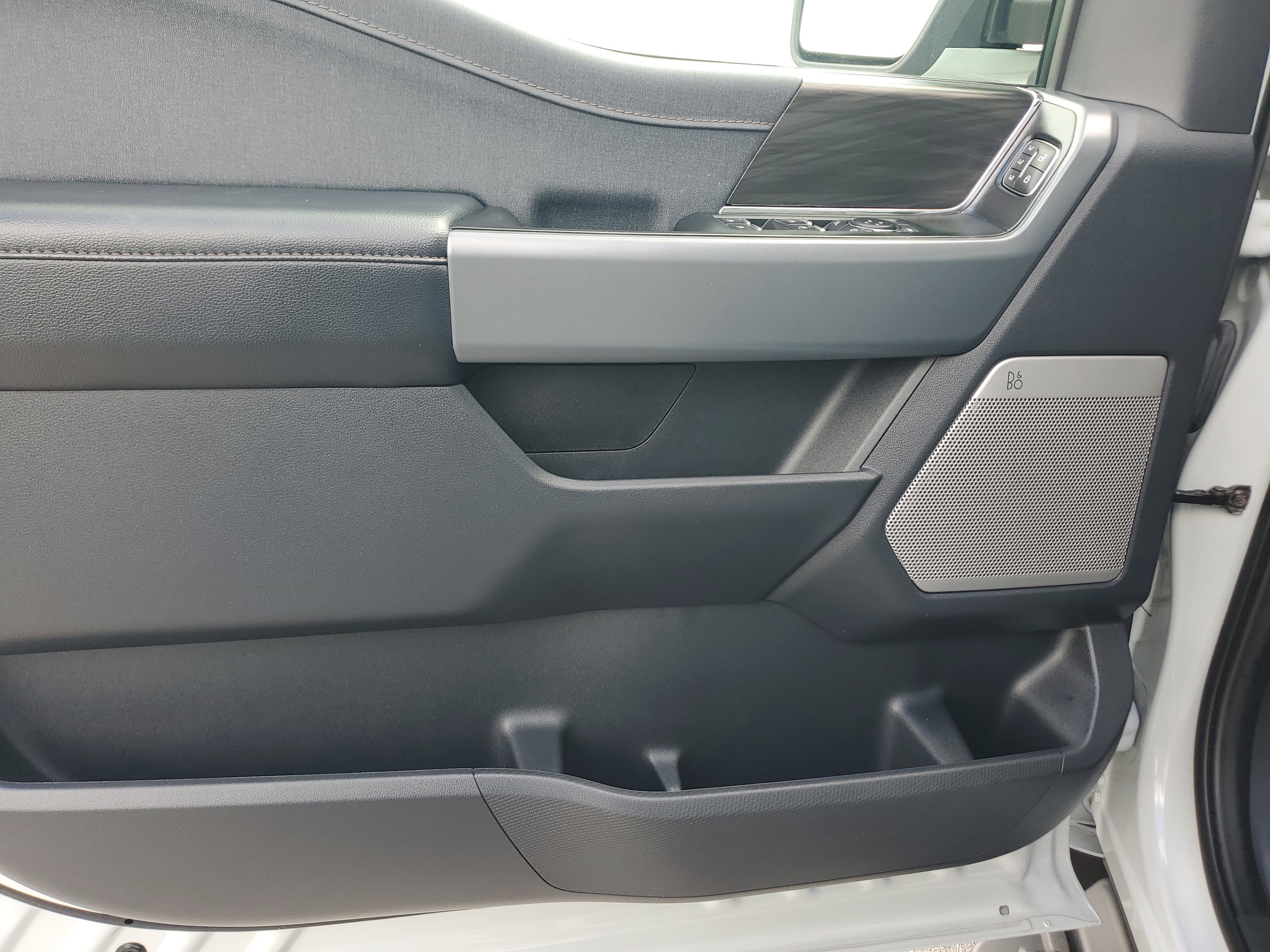 Used 2024 Ford F150 Lightning Lariat image 26