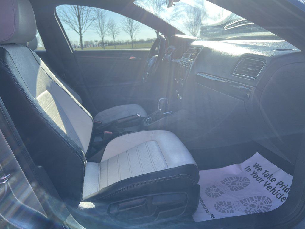 Used 2015 Volkswagen Jetta Sport image 11