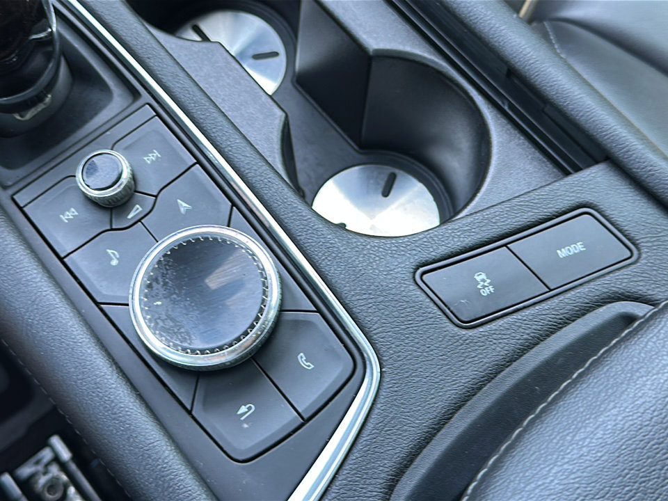 Used 2020 Cadillac XT5 Premium Luxury w/ LPO, Floor Liner Package image 36