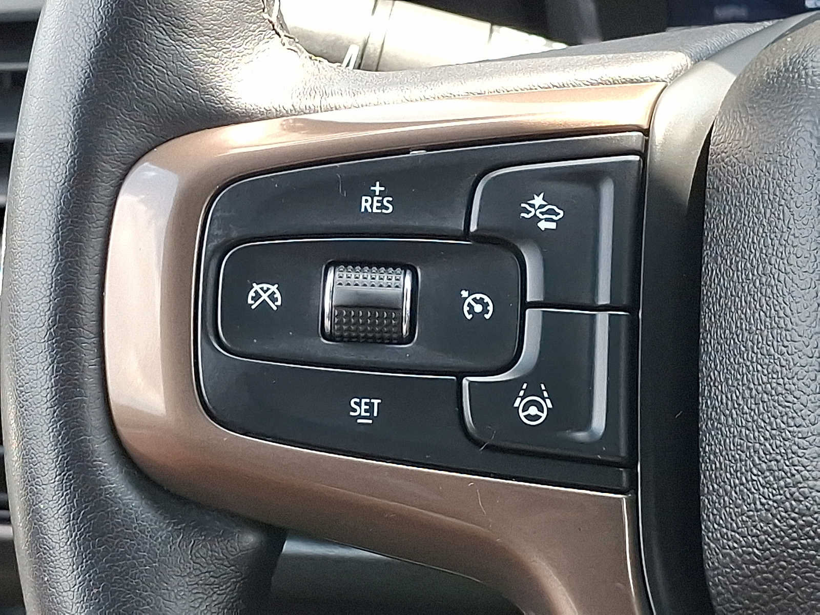 Used 2024 Chevrolet Tahoe High Country w/ Advanced Technology Package AWD/4WD image 22
