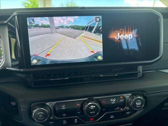 Used 2026 Jeep Gladiator Mojave AWD/4WD image 22