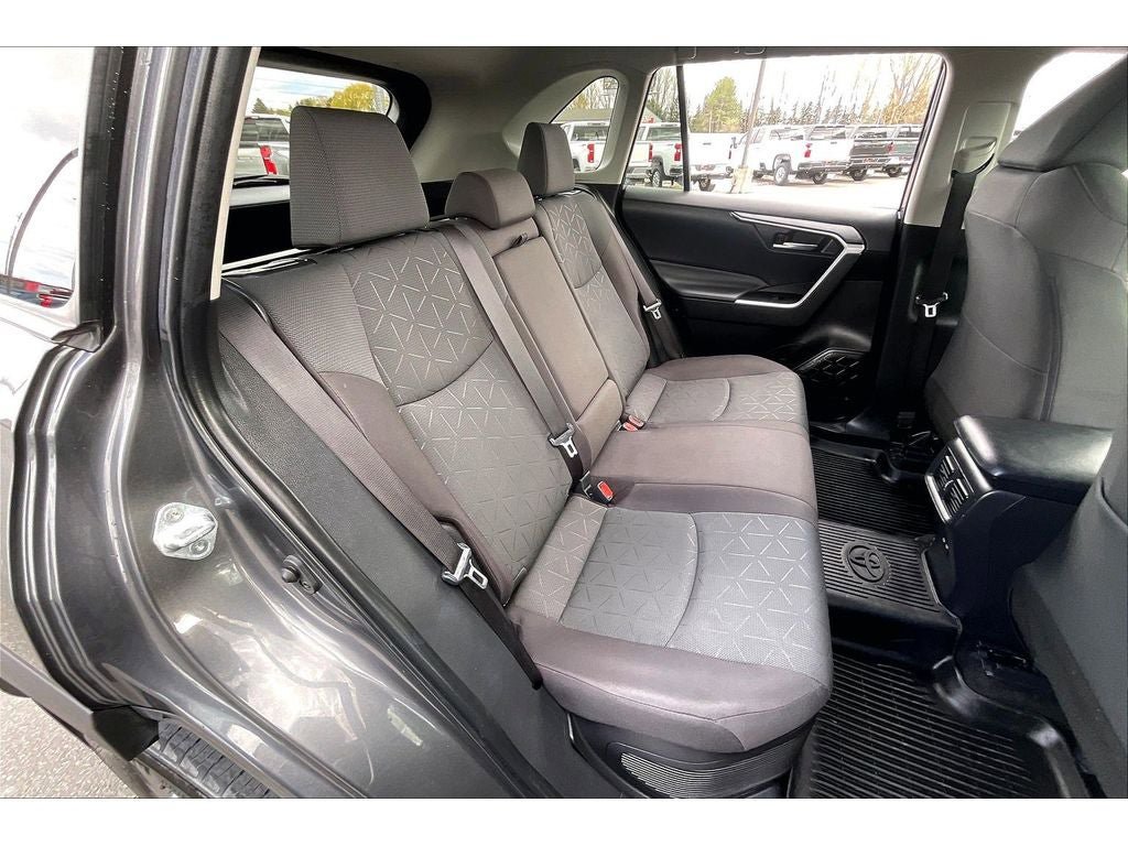 Used 2024 Toyota RAV4 XLE AWD/4WD image 28
