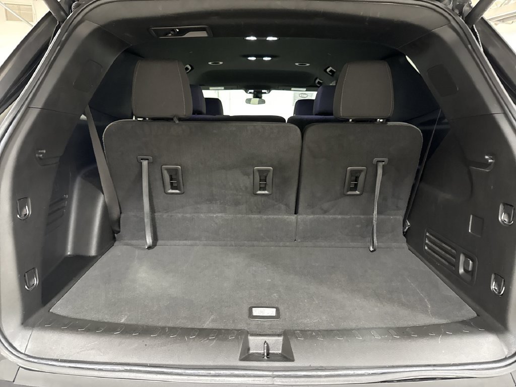 Used 2023 Chevrolet Traverse LT FWD image 24