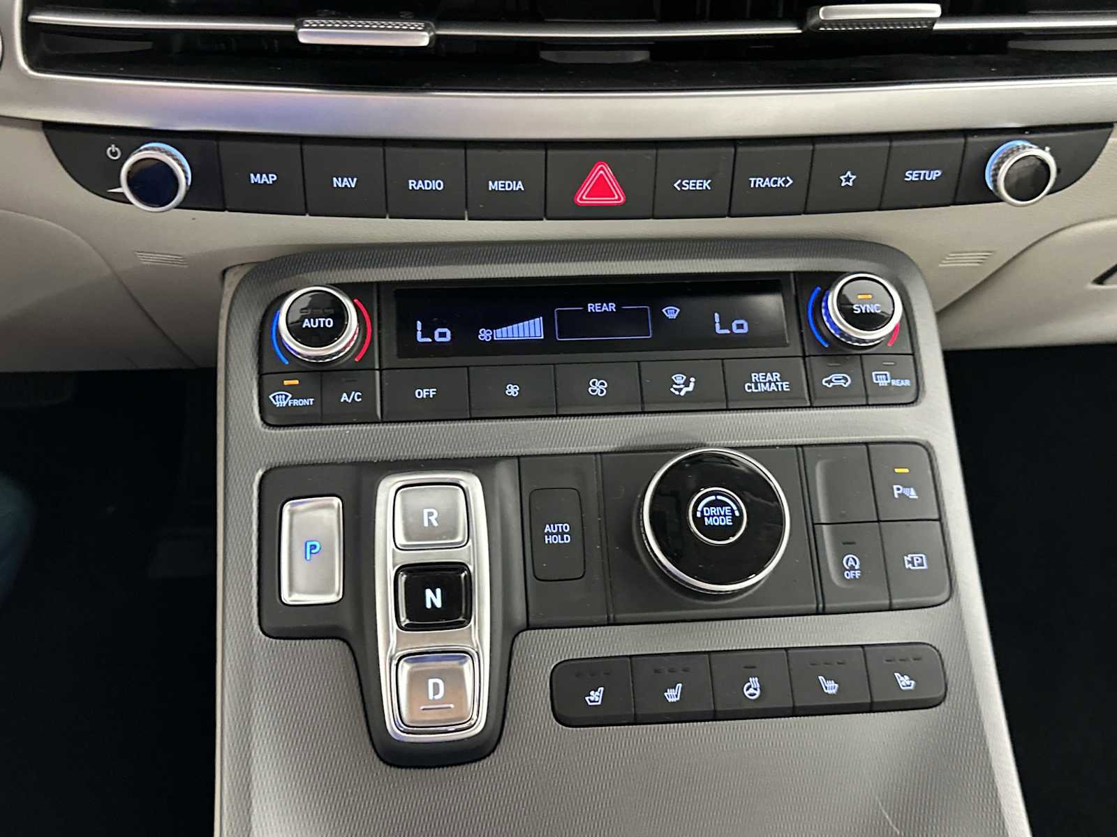 Used 2024 Hyundai Palisade Limited image 21