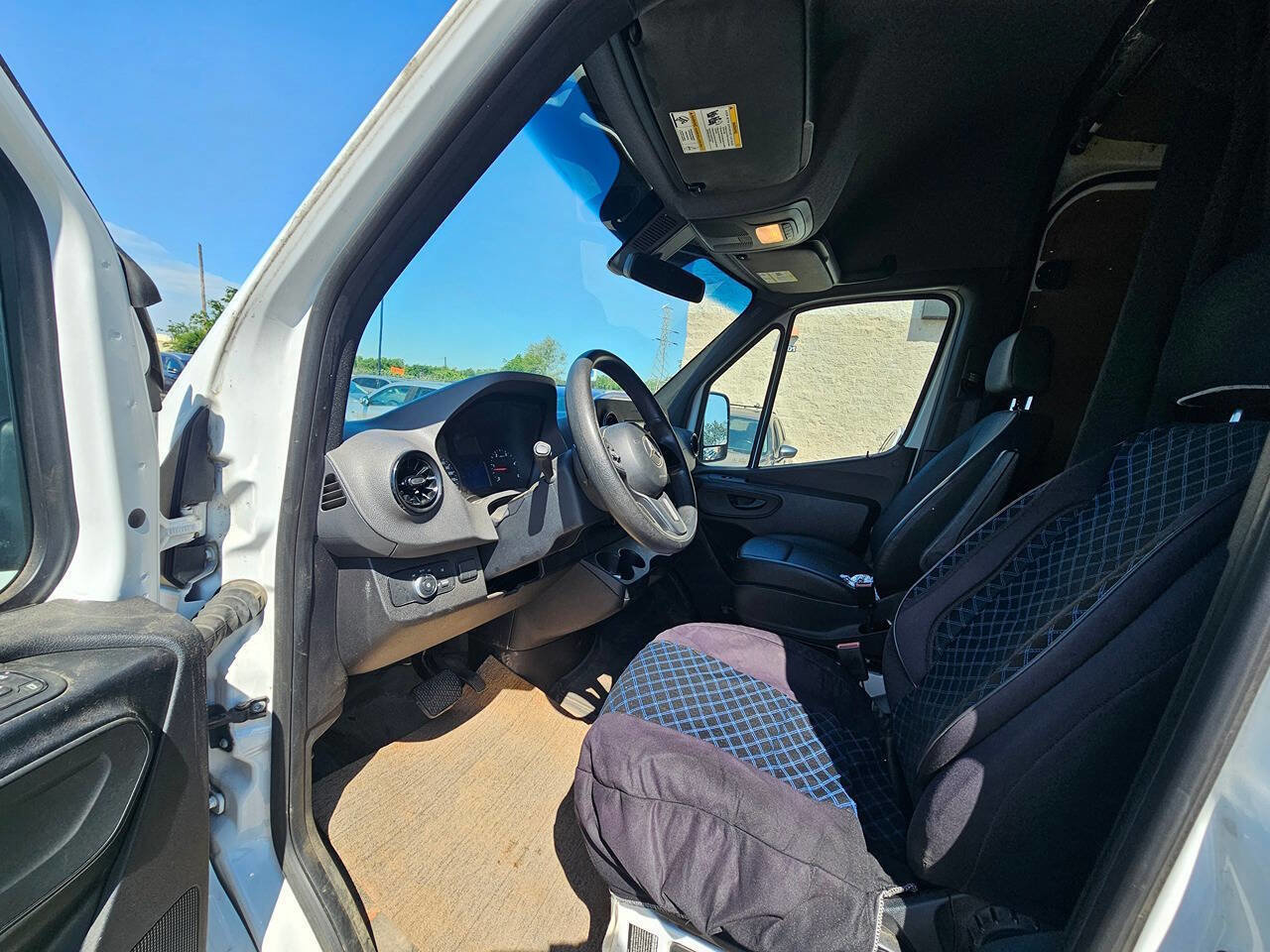 Used 2022 Mercedes-Benz Sprinter 3500 image 9