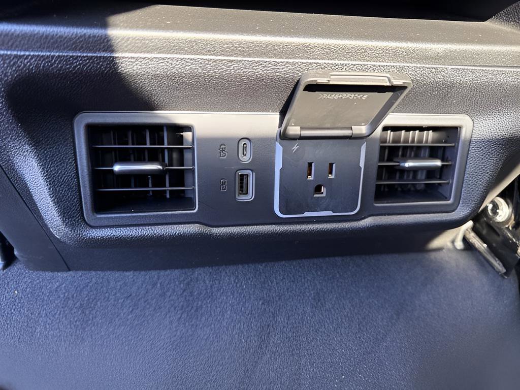 Used 2025 Chevrolet Silverado 1500 LT image 17