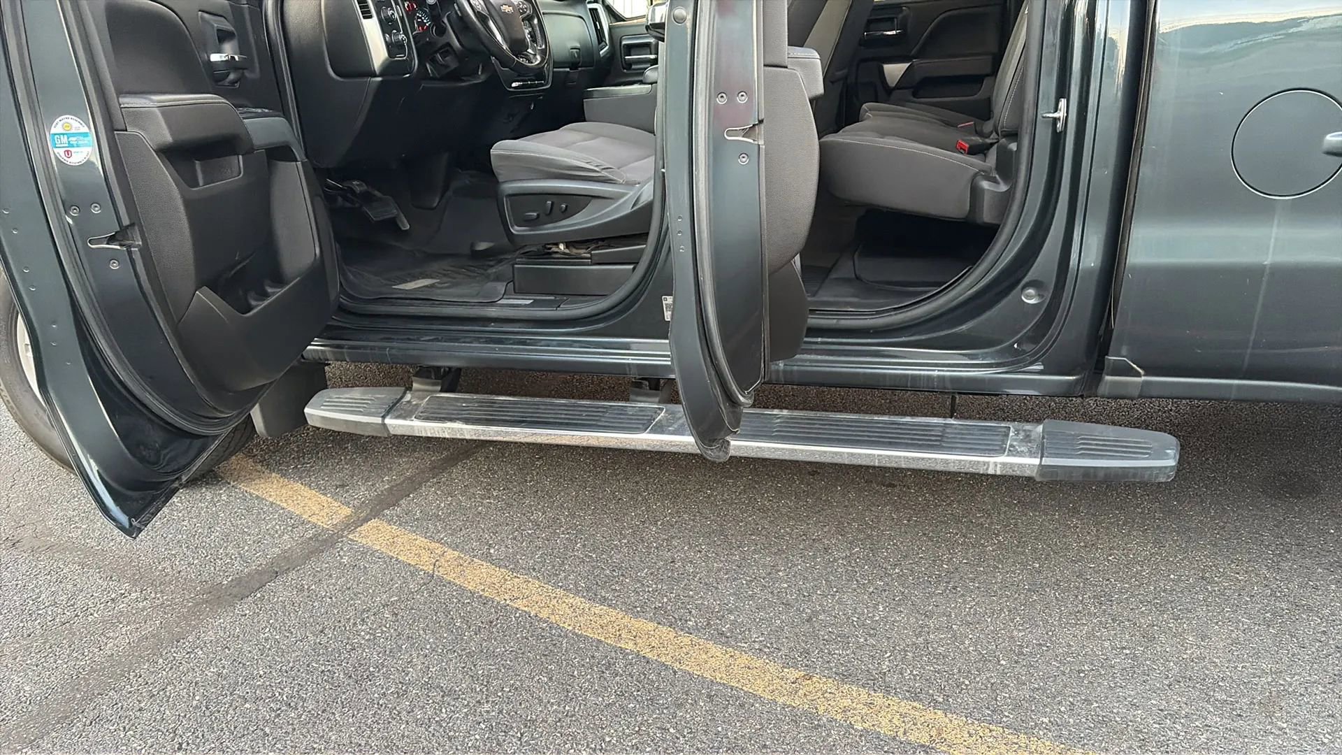 Used 2019 Chevrolet Silverado 1500 LT w/ All Star Edition image 32