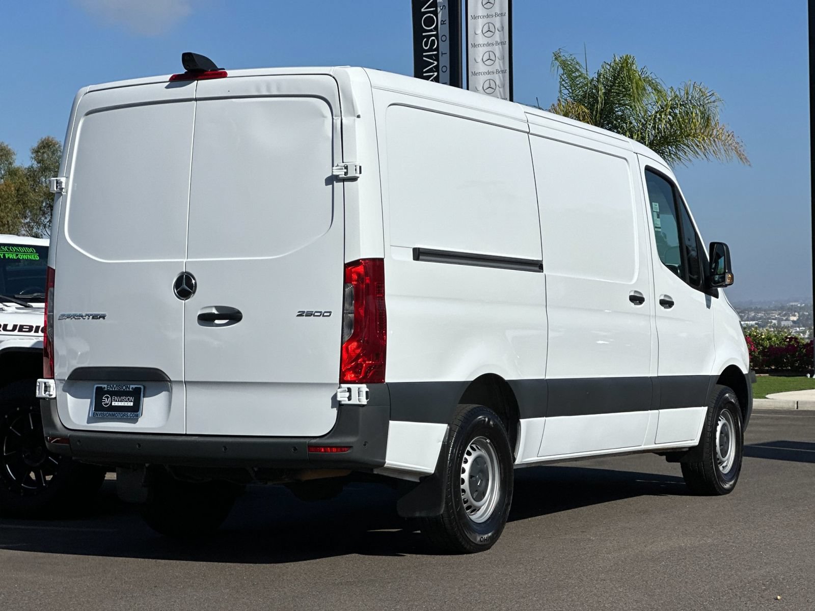 Used 2025 Mercedes-Benz Sprinter 2500 image 3