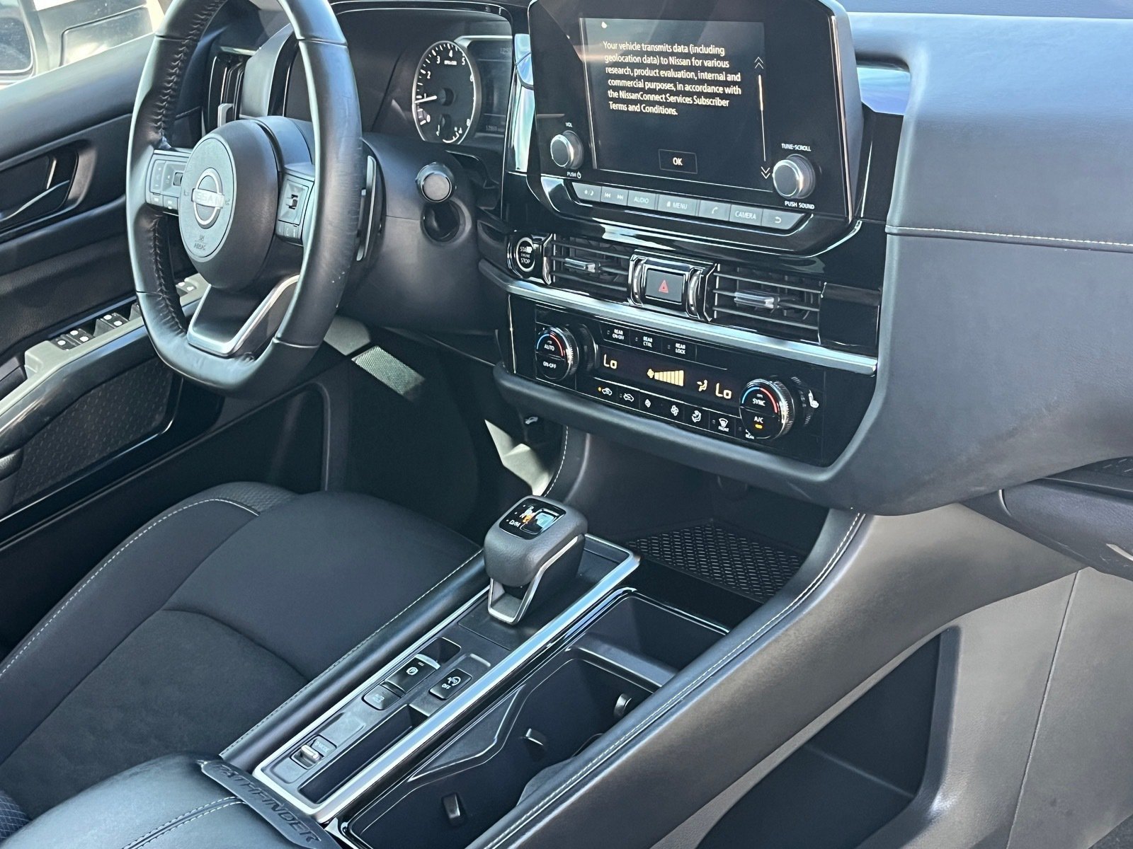 Used 2024 Nissan Pathfinder SV FWD image 9