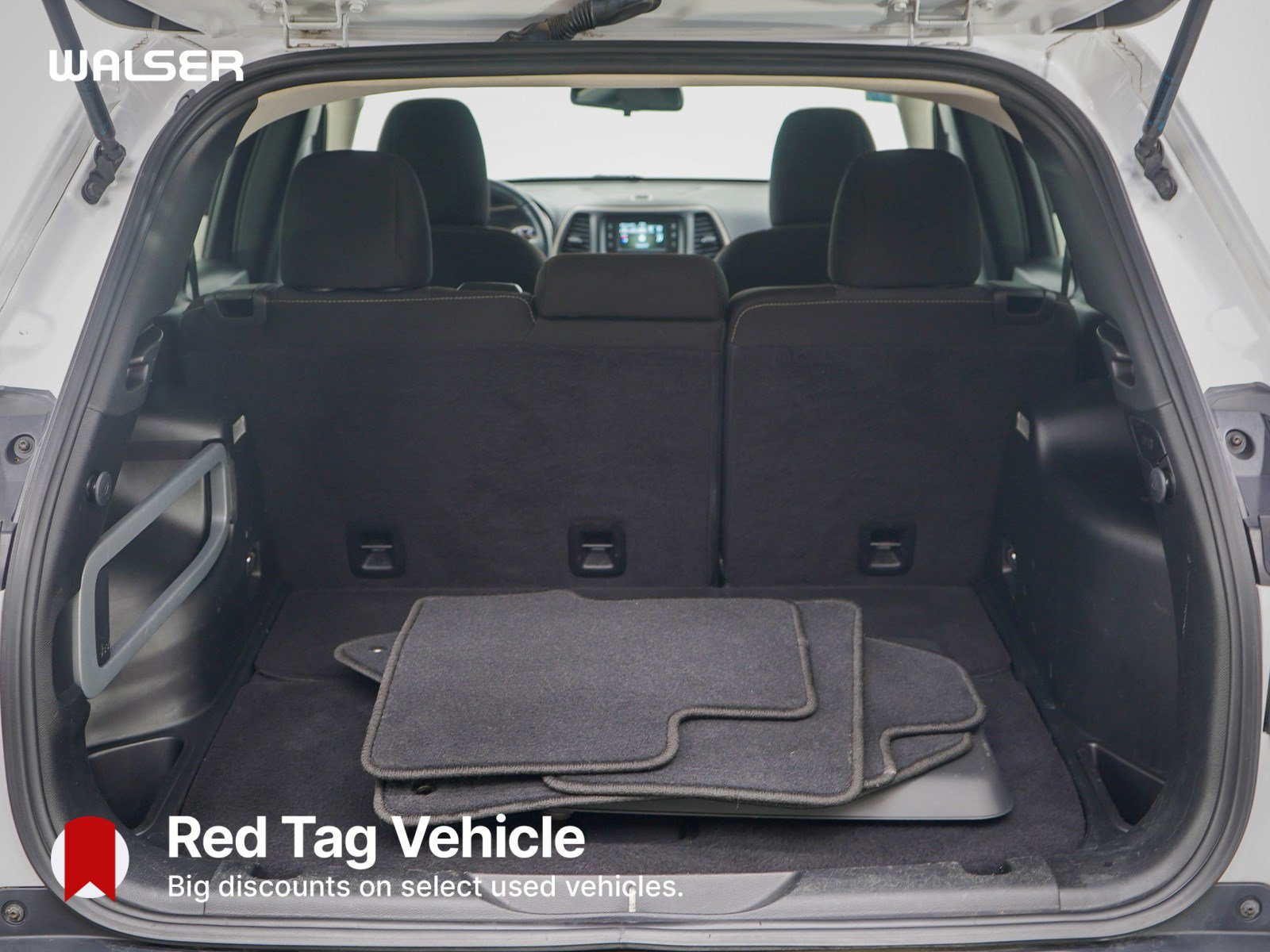 Used 2015 Jeep Cherokee Latitude AWD/4WD image 9