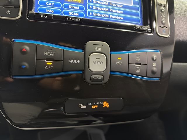 Used 2013 Nissan Leaf SV w/ Premium Pkg image 22
