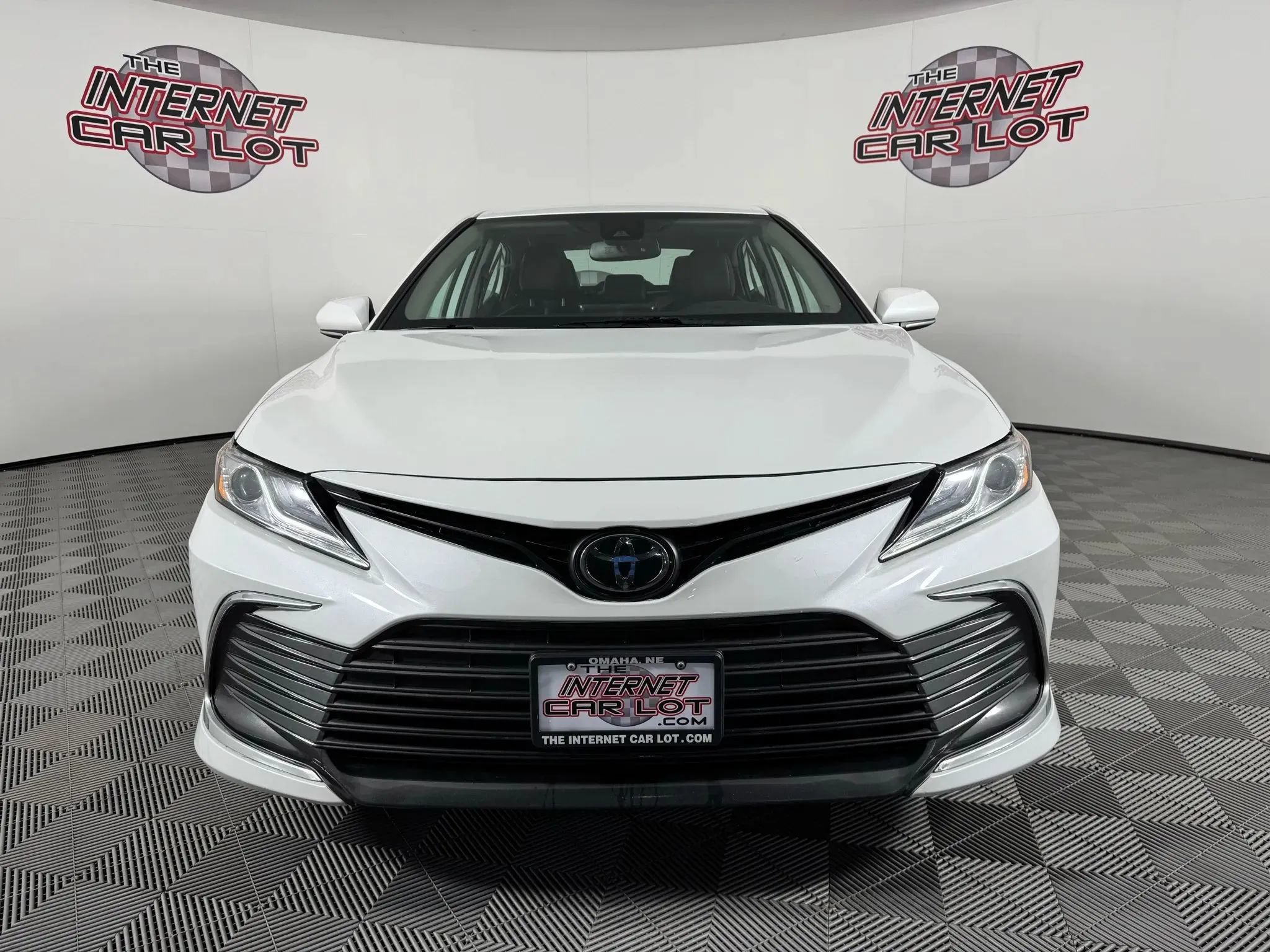 Used 2024 Toyota Camry XLE w/ Cold Weather Package AWD/4WD image 2