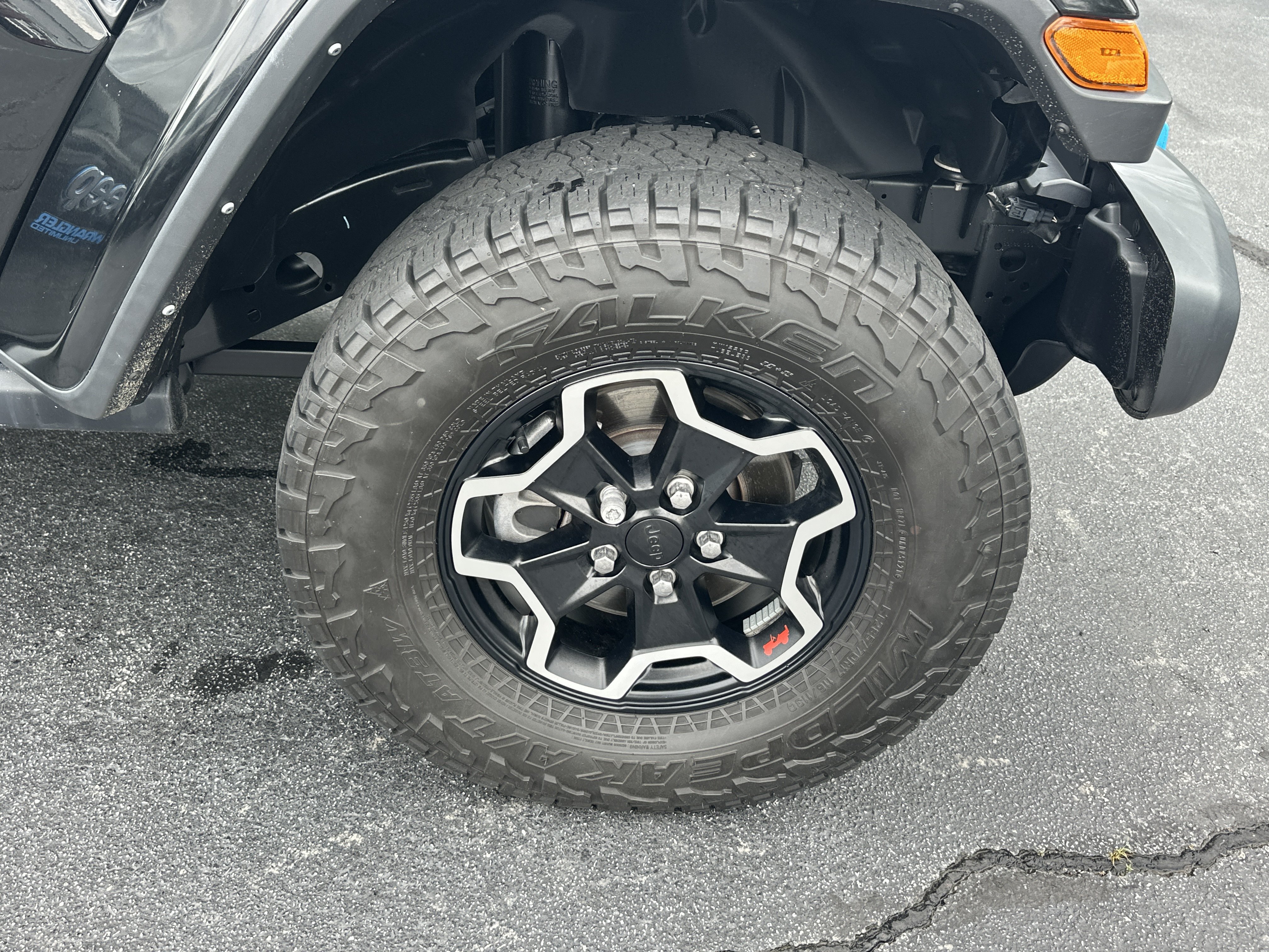 Used 2022 Jeep Wrangler Unlimited Rubicon 4xe AWD/4WD image 16