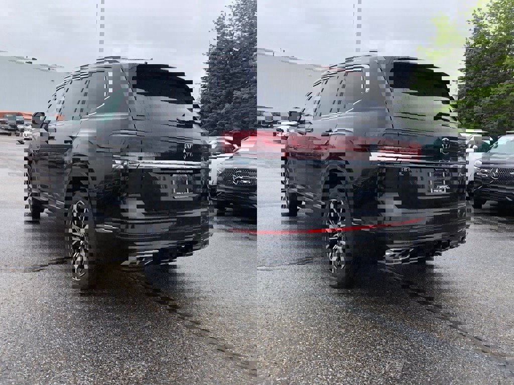 New 2025 Volkswagen Atlas SEL Premium R-Line image 4