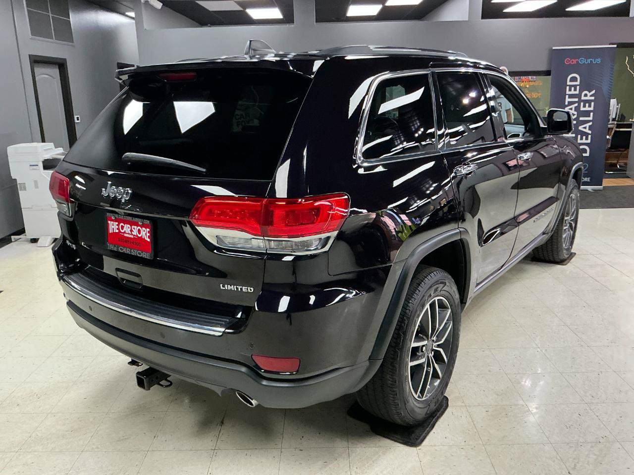 Used 2019 Jeep Grand Cherokee Limited AWD/4WD image 3