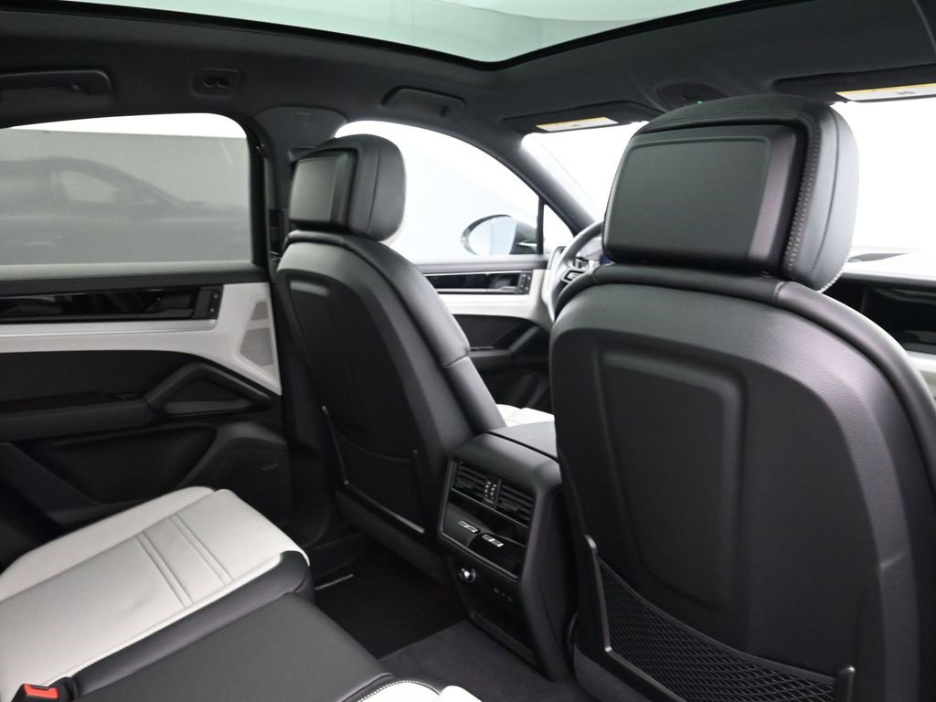 New 2026 Porsche Cayenne E-Hybrid Coupe image 7