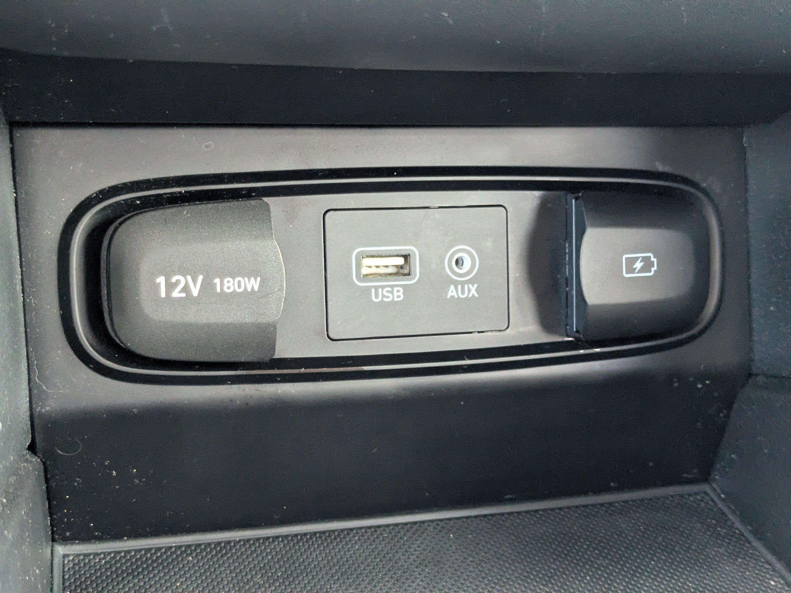 Used 2020 Hyundai Santa Fe SE FWD image 27