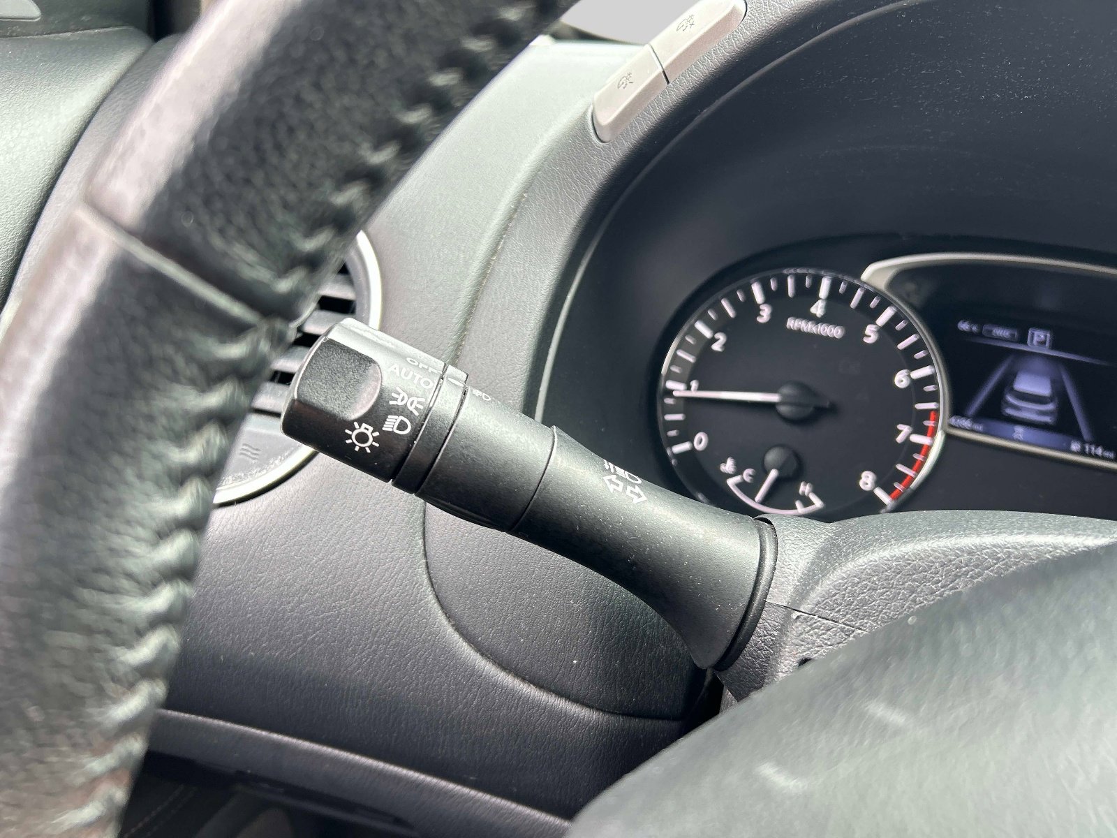 Used 2019 Nissan Pathfinder SV AWD/4WD image 24