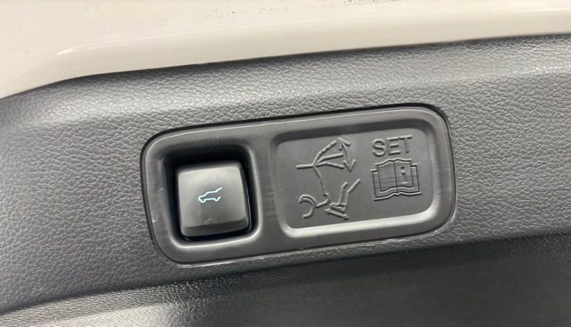 Used 2022 Ford Expedition Limited image 43