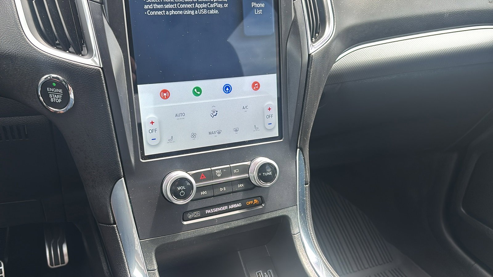 Used 2021 Ford Edge ST image 19