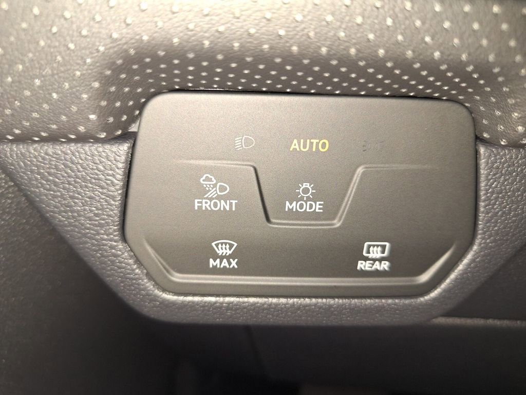 New 2026 Volkswagen Atlas Cross Sport SE image 12