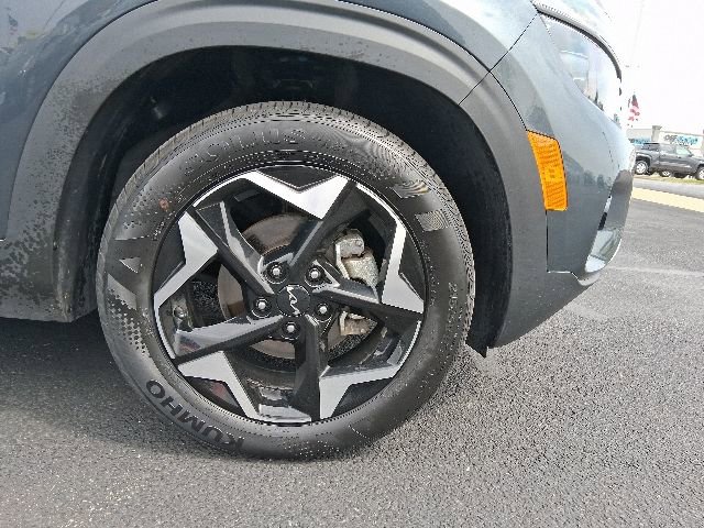 Used 2025 Kia Seltos S FWD image 5