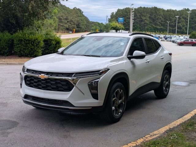 New 2026 Chevrolet Trax LT w/ Sunroof Package FWD image 5