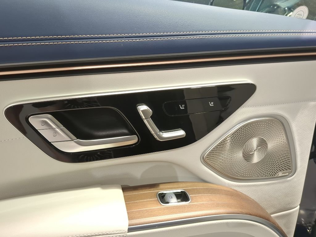 Certified 2022 Mercedes-Benz EQS 580 4MATIC Sedan image 14