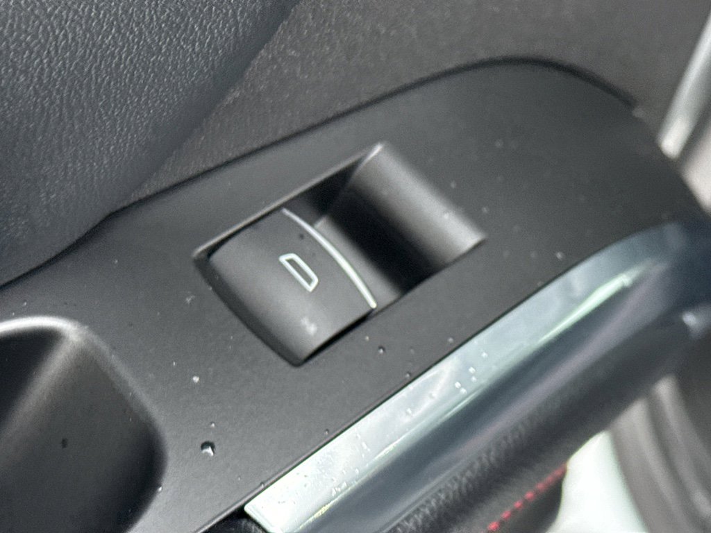 Used 2024 Chevrolet Traverse RS w/ LPO, Floor Liner Package image 32