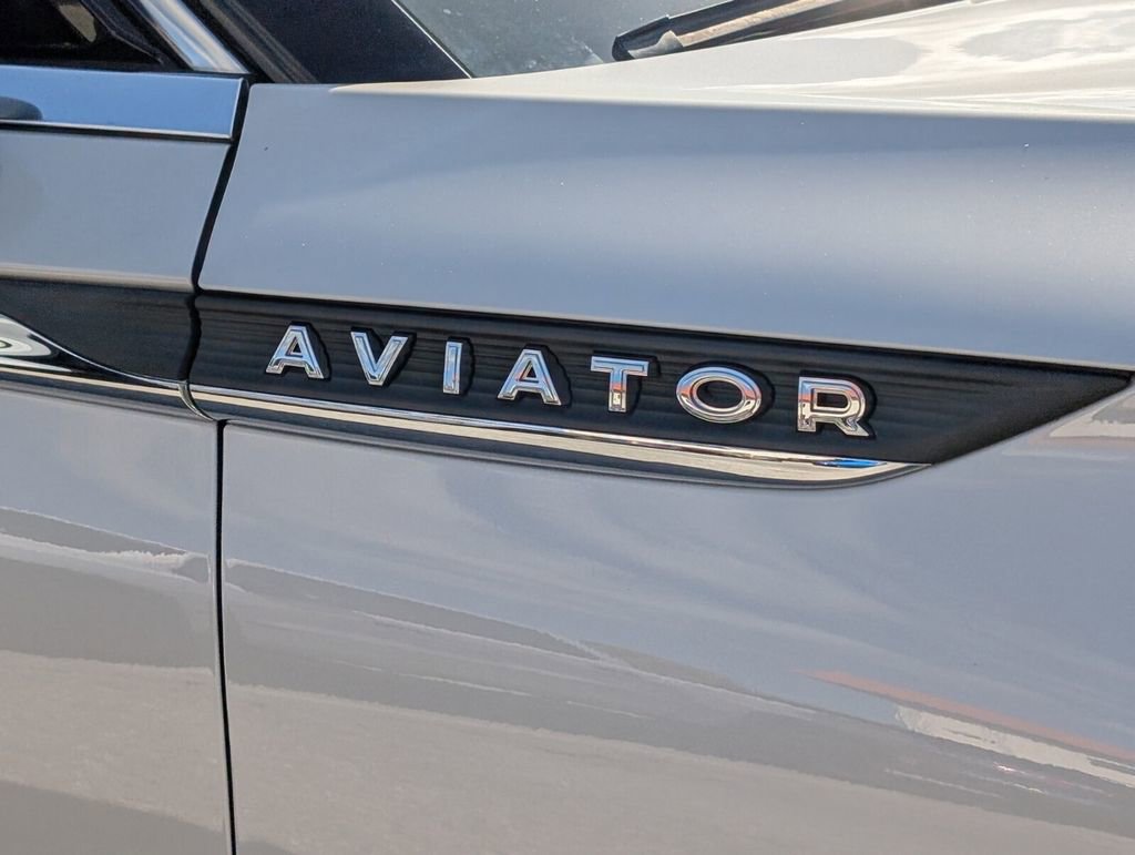 Certified 2023 Lincoln Aviator Reserve RWD image 10