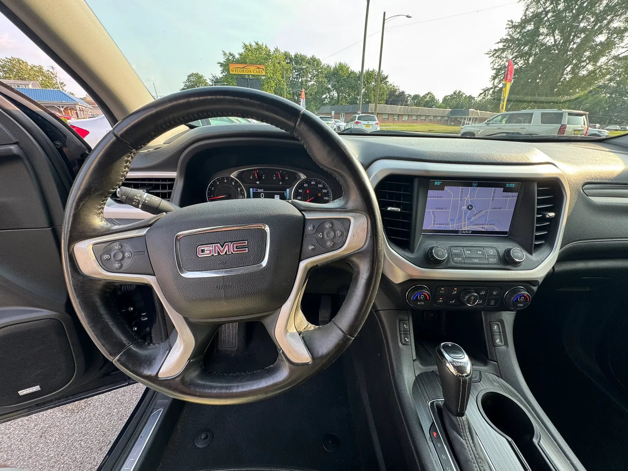 Used 2017 GMC Acadia SLT FWD image 17