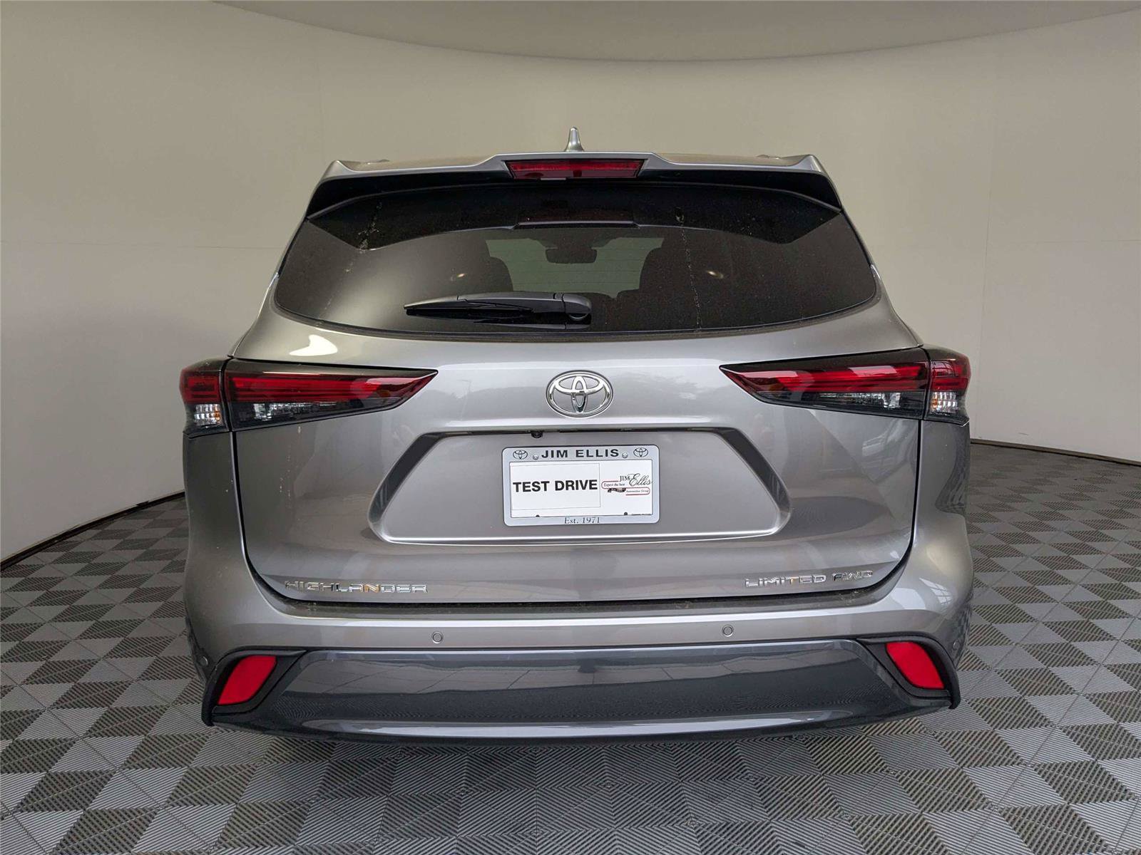 Certified 2026 Toyota Highlander Limited AWD/4WD image 6