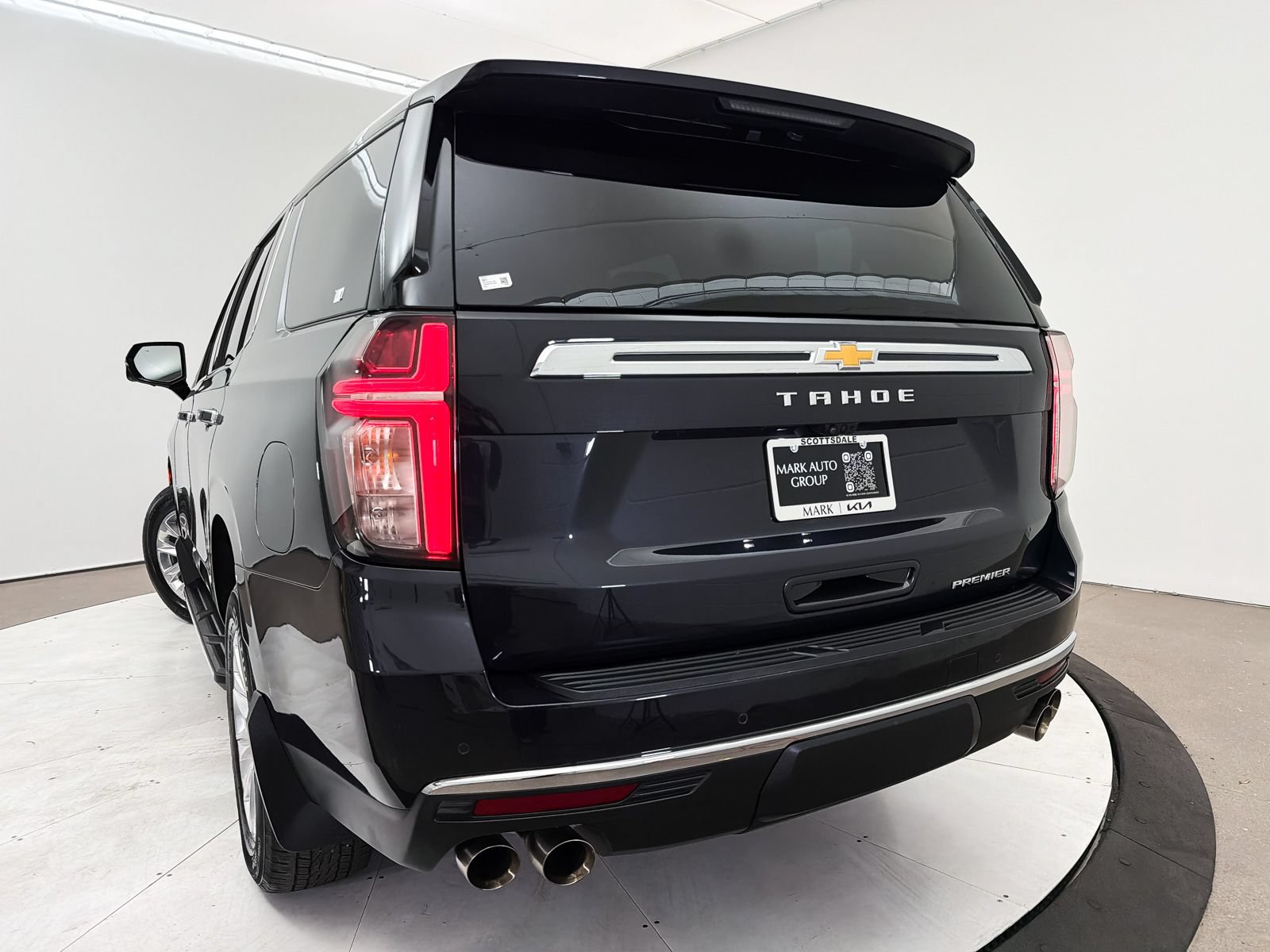Used 2024 Chevrolet Tahoe Premier AWD/4WD image 13