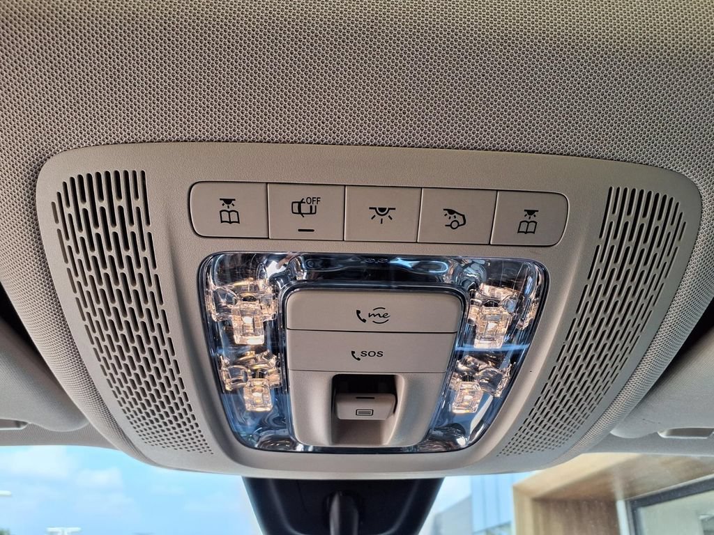Used 2021 Mercedes-Benz GLB 250 4MATIC image 28