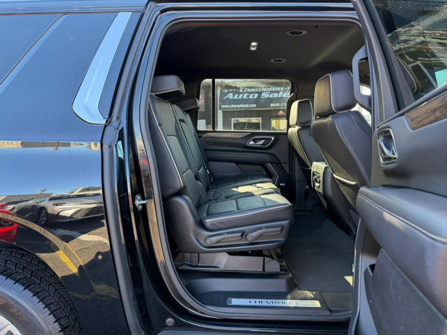 Used 2024 Chevrolet Suburban Premier image 24