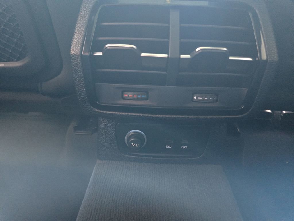 Used 2024 Audi Q3 2.0T Premium image 28