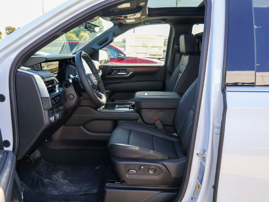 New 2027 GMC Yukon Denali w/ Denali Reserve Package AWD/4WD image 9