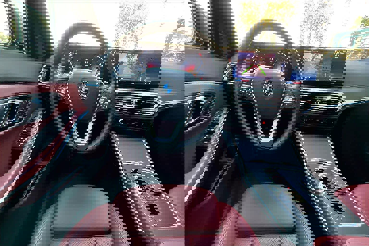 Used 2023 BMW 330i Sedan w/ Driving Assistance Package image 5