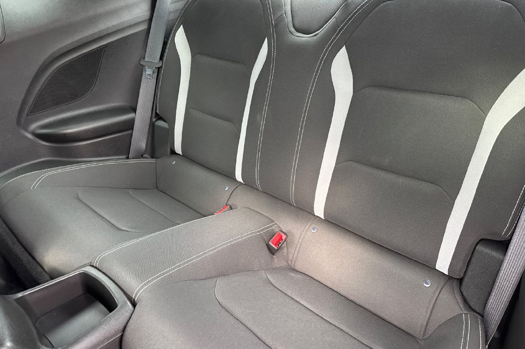 Used 2019 Chevrolet Camaro SS RWD image 5