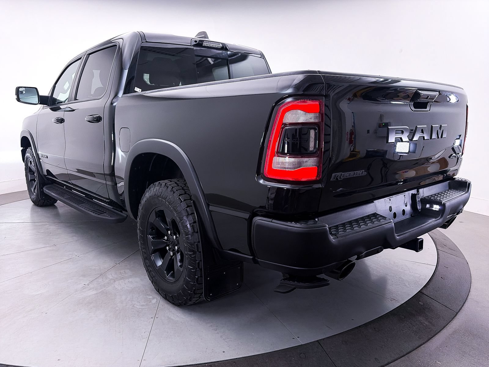 Used 2022 RAM 1500 Rebel w/ Rebel Level 2 Equipment Group AWD/4WD image 18