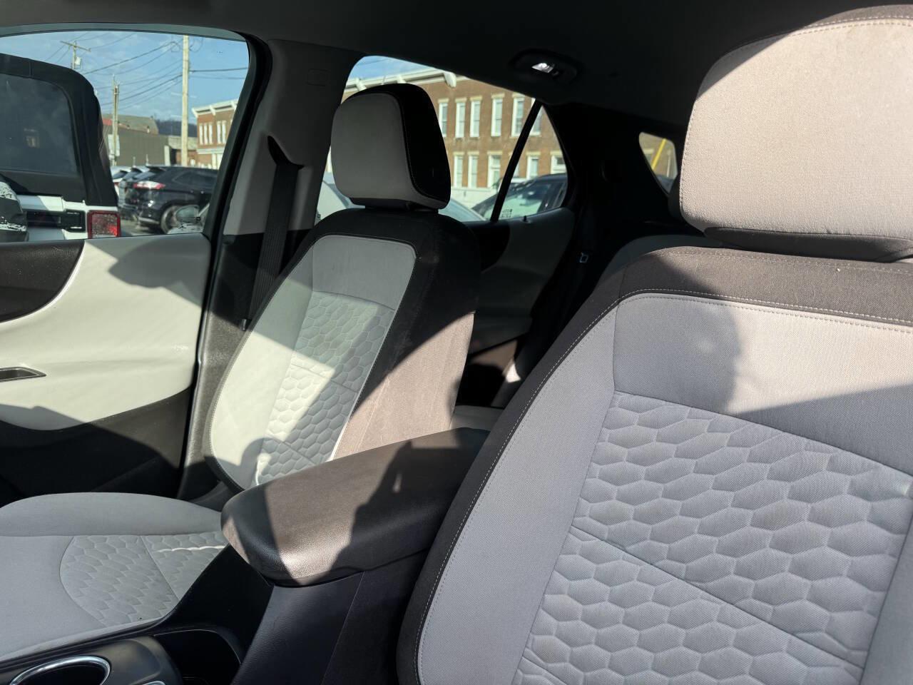 Used 2018 Chevrolet Equinox LS image 13