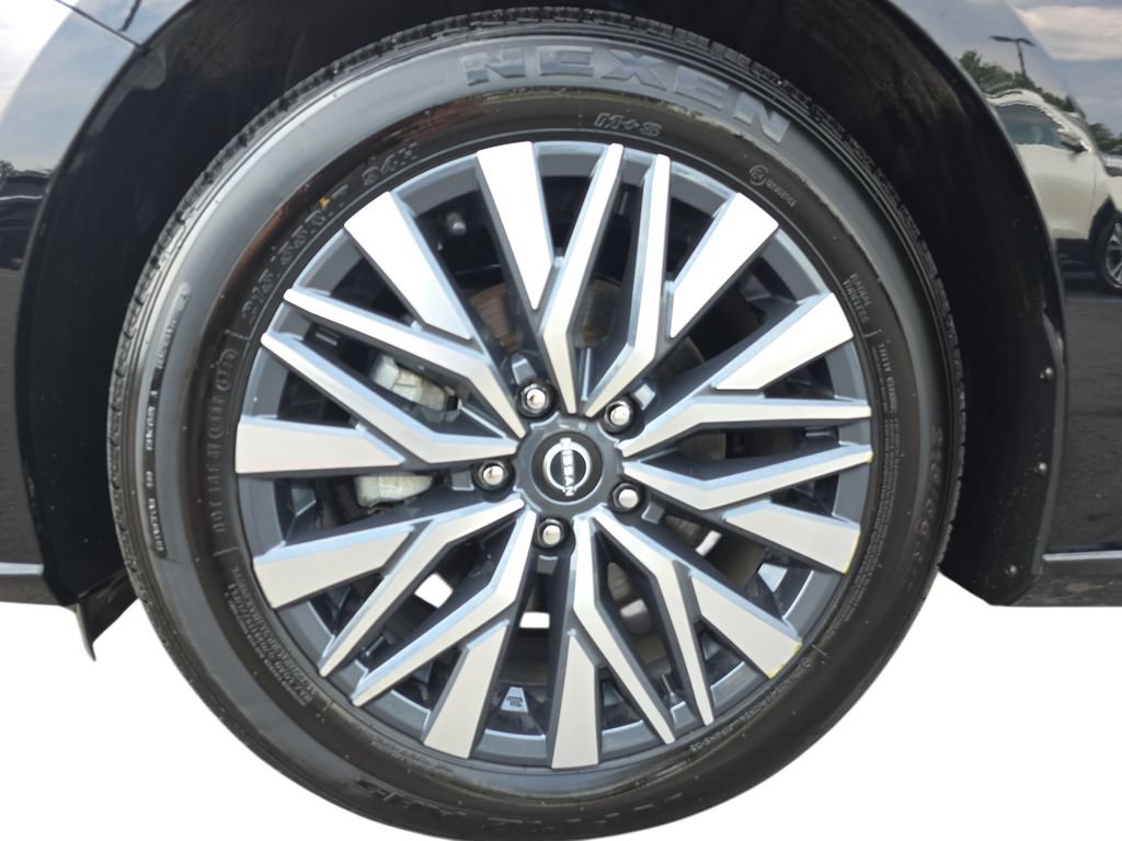 Used 2025 Nissan Altima 2.5 SV FWD image 29
