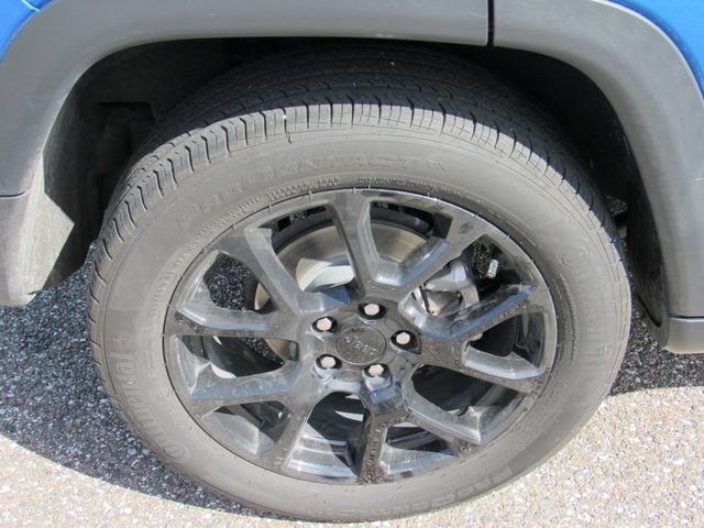 Used 2024 Jeep Compass Latitude w/ Convenience Group AWD/4WD image 10